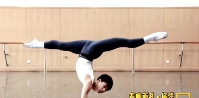 杨洋|万万没想到，杨洋会以这样的方式，在2022年4月打出1张王牌