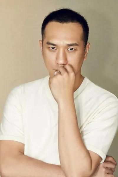 黄觉|演员黄觉：和徐静蕾同居5年，转身娶小14岁娇妻