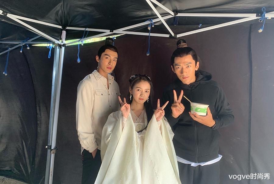 雪中悍刀行|《雪中悍刀行》收工照：“青鸟”反差大，“轩辕青峰”意犹未尽