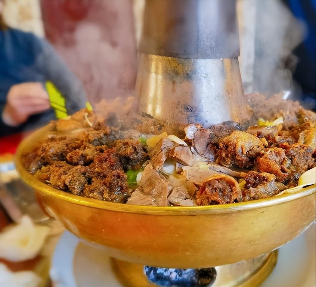 新疆维吾尔自治区|6个重庆人来新疆玩，在景区不听劝点了2个菜花了470，端上来愣了