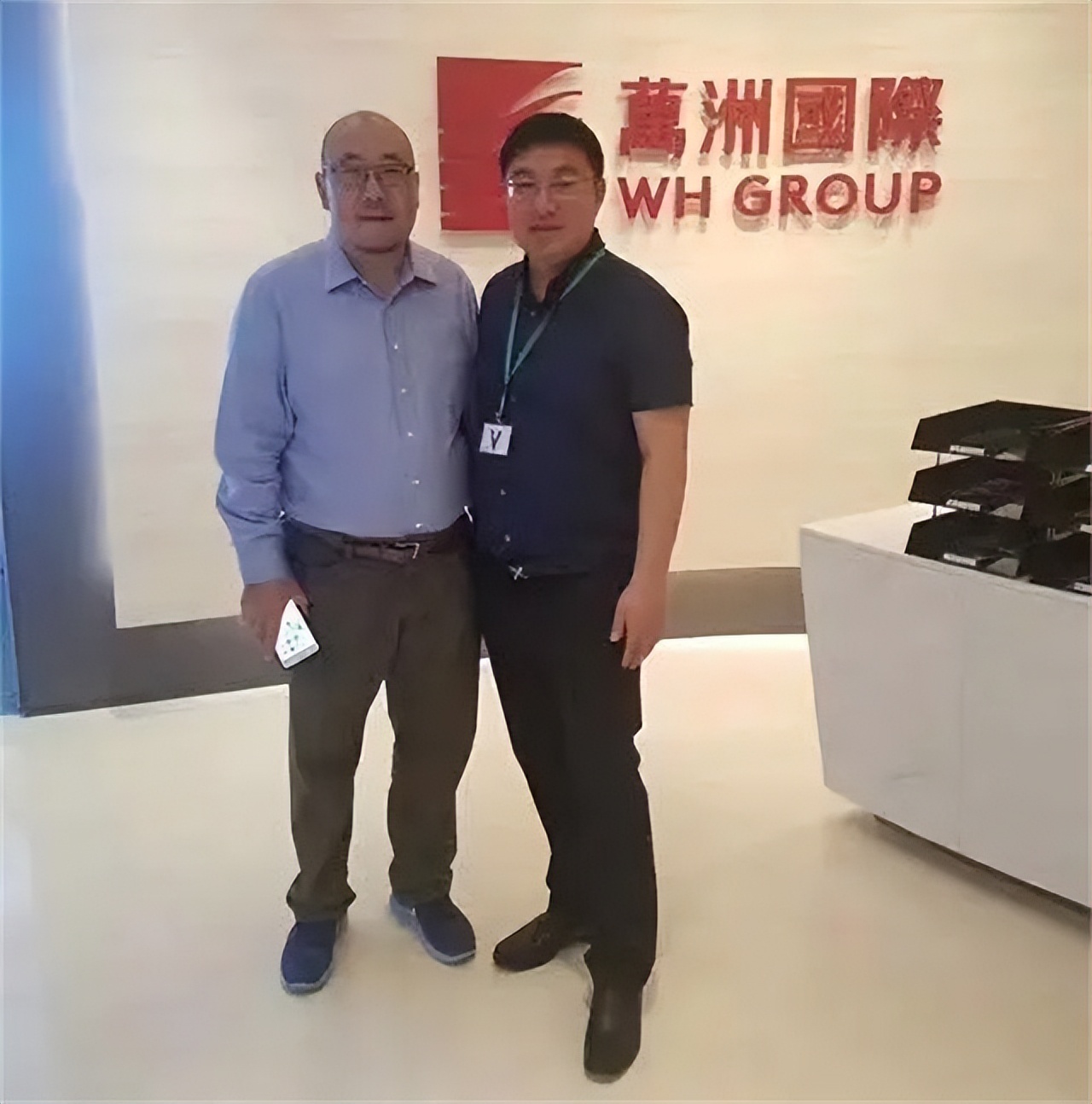 又一个“坑爹”的,双汇“太子”曝亲爹偷情