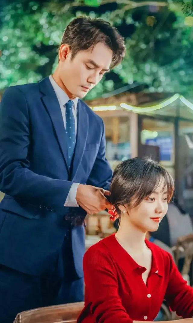 谭松韵|选对女主角多重要,《向风而行》收视率让投资人笑开花