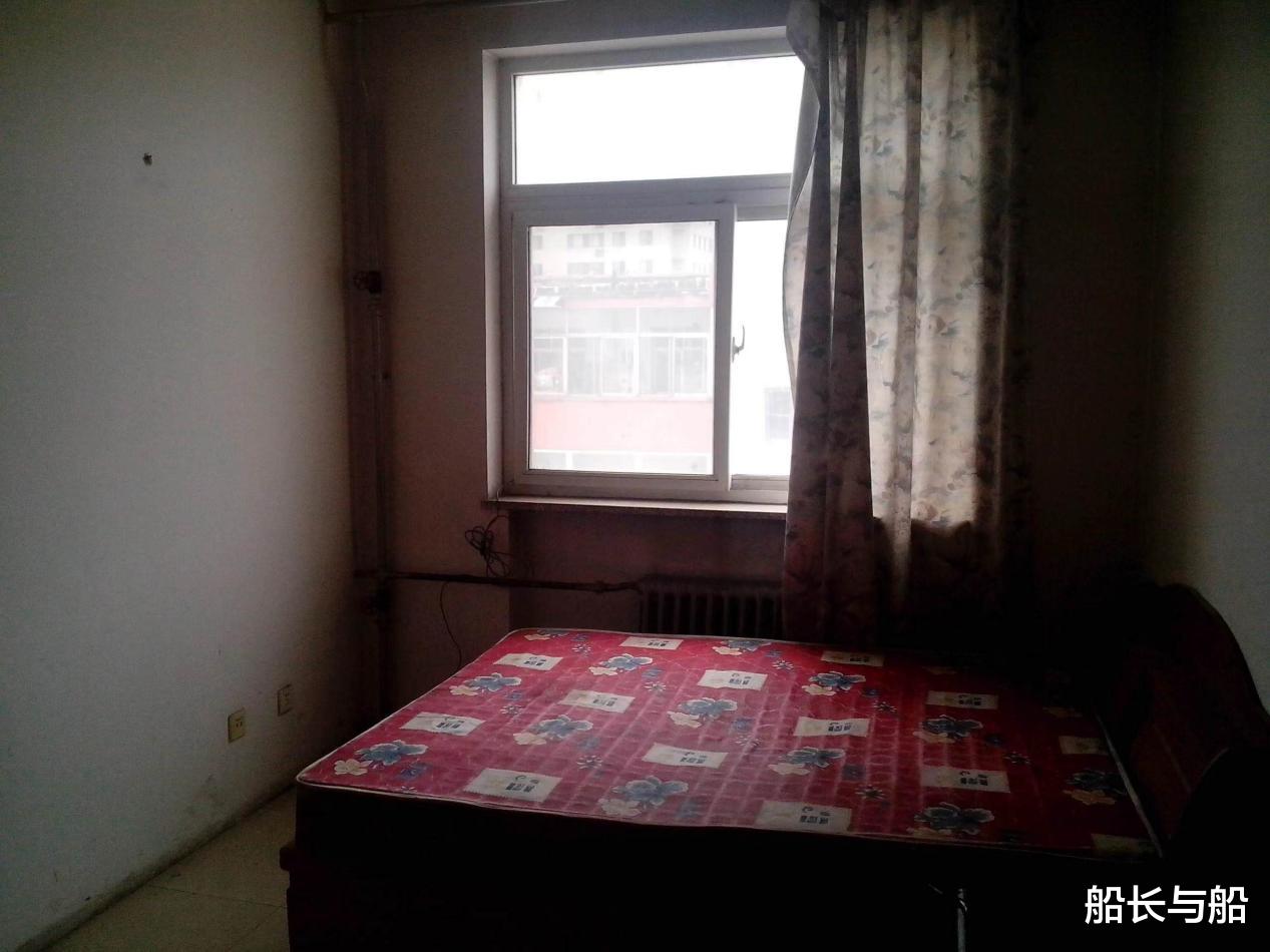 “妈,您别住进来,每月给您350养老吧”,母亲痛哭:我有的选吗?