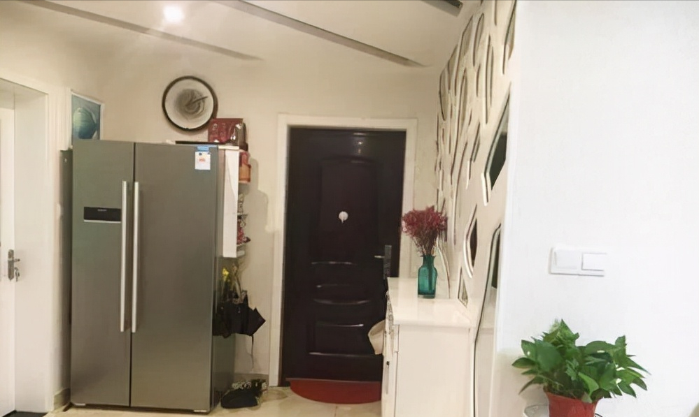 冰箱放门口,洗衣机放厨房,表姐的新房越看越尴尬,忍不住想吐槽
