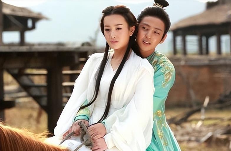 欧阳娜娜|过气女明星窘况:街头卖唱、破产、卑微求工作,风光不再