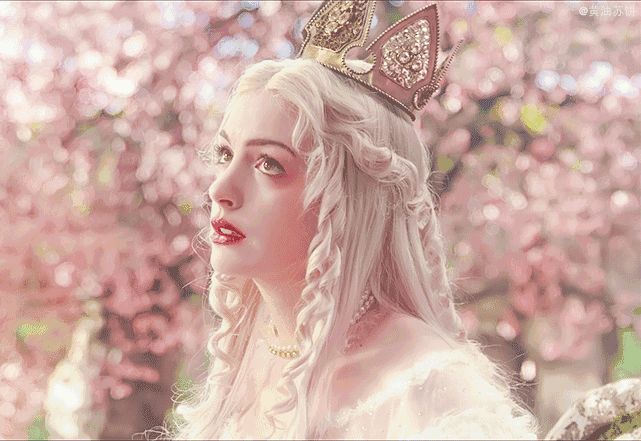 安妮·海瑟薇|娱乐圈“第一尤物”,却因太美成全民公敌,网友:女神为何这委屈