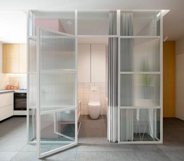 42平米的小蜗居,装修设计巧妙且实用,盒子状的卫生间真特别