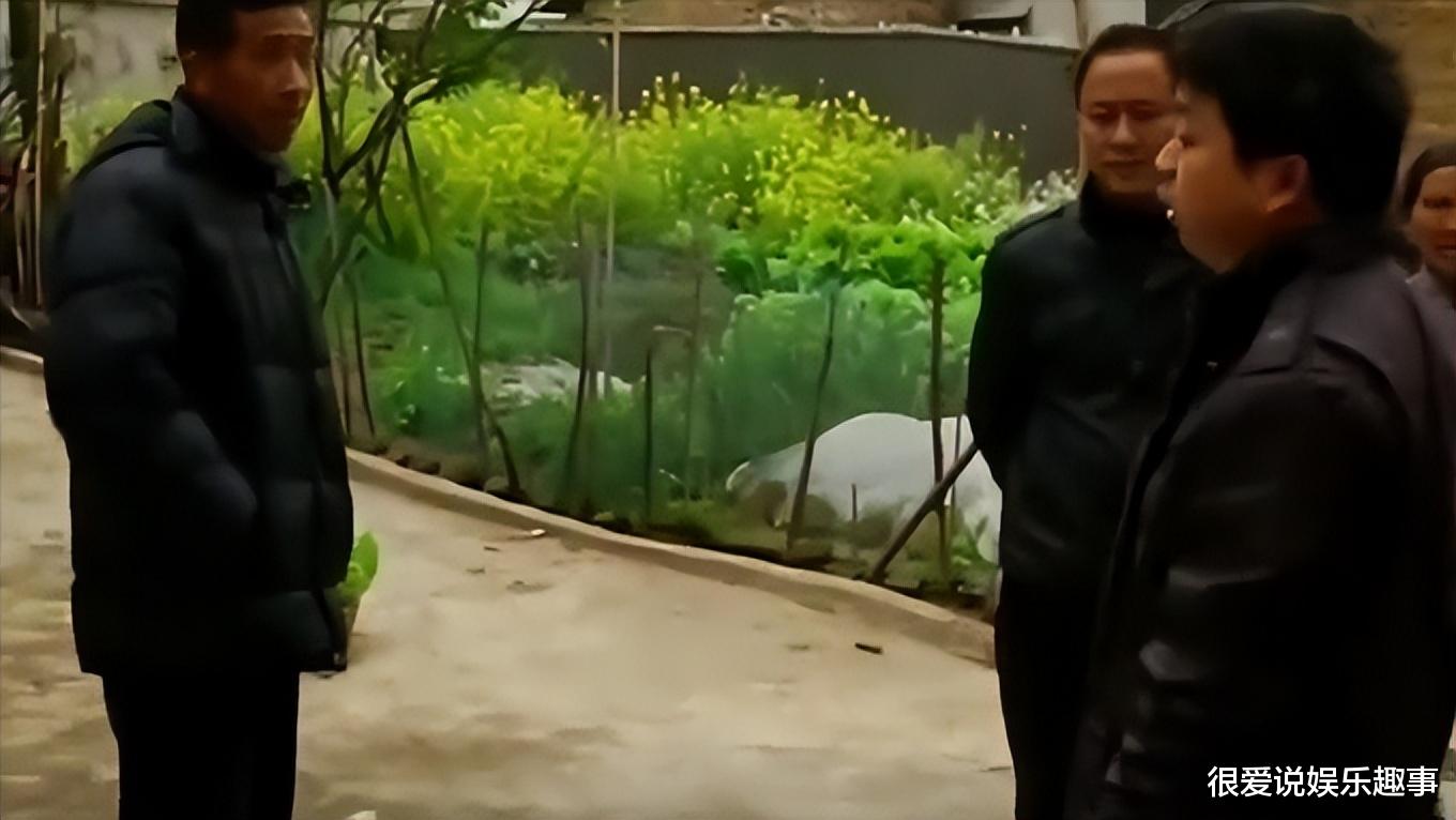 2011年湖北19岁女孩,3年结了6次婚,丈夫们齐聚派出所,场面一度失控