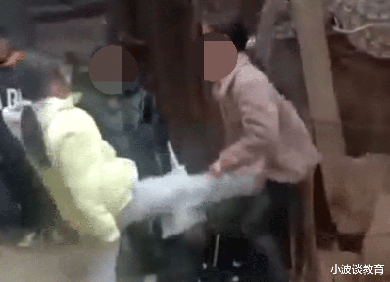 湖南一女孩:被2人拳打脚踢,飞踹腹部,还拍视频记录,官方回应