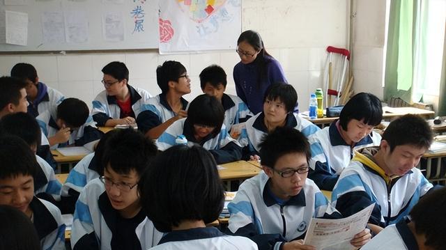 |985大学学姐有口难言，尽量避开这几个专业，找工作时常被拒绝