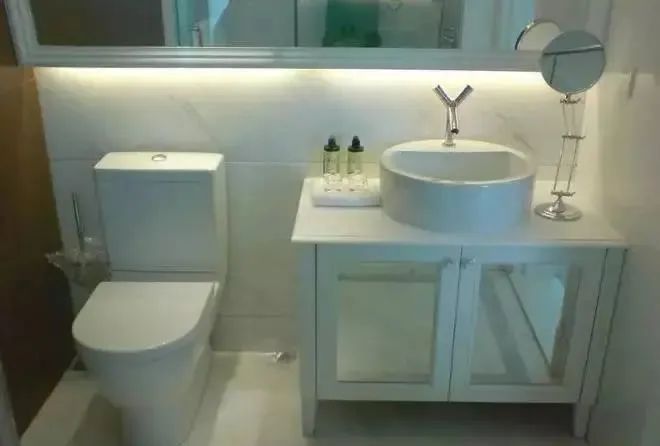 洗手台还装在卫生间里面？早过时了，现在家家户户都这样装！