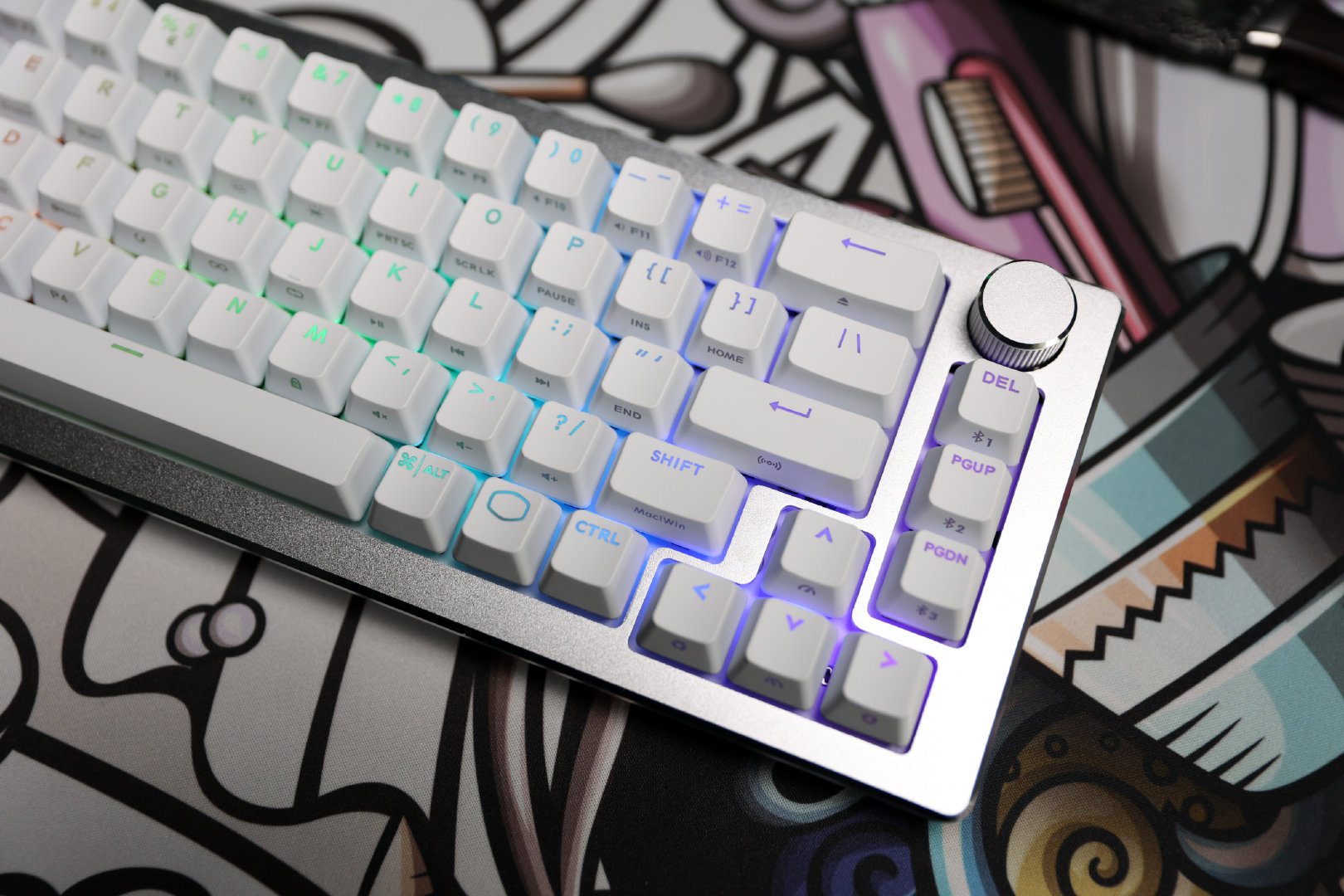 CPU|【擺评】酷冷CK721三模机械键盘-小巧、实用