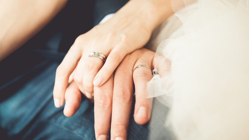 结婚变卦！15万彩礼变20万，彩礼坐地起价是否违法？