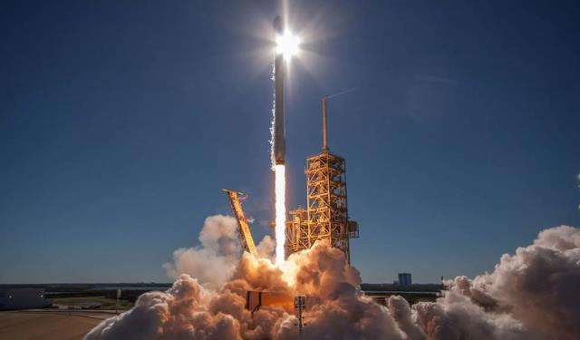 NASA航天员夫妻,是否在太空“私密接触”?关系到人类的命运