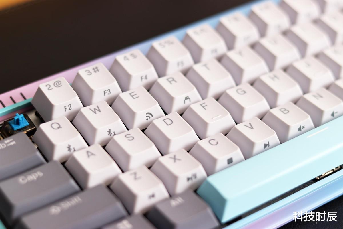 USB|手感与颜值俱佳，杜伽K330W 冰淇淋机械键盘上手：爱了