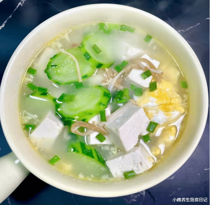 黄瓜 春季,如果条件允许,常给孩子喝这汤,简单营养又美味,别不懂吃