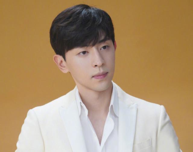 邓伦|偷逃税被罚1.06亿的邓伦,生活中是个怎样的人?