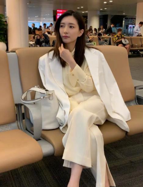 人物设定|演戏就成面瘫,沉迷少女人设无法自拔,这8位演员个个一言难尽