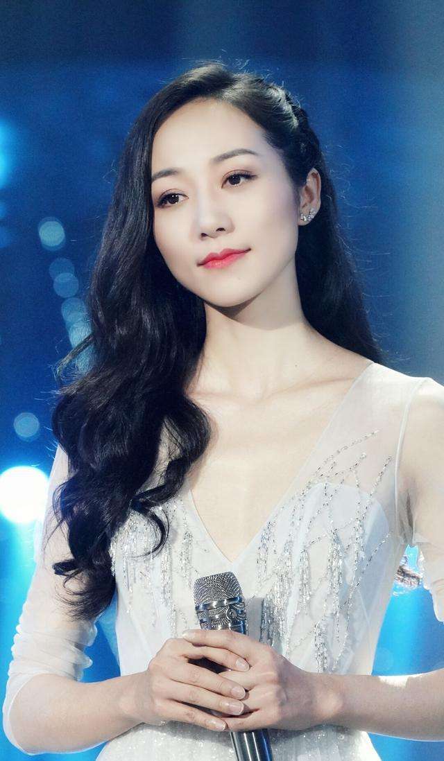 韩雪|39岁女星韩雪罕见秀厨艺！满脸笑容皱纹明显，厨房杂乱工具齐全