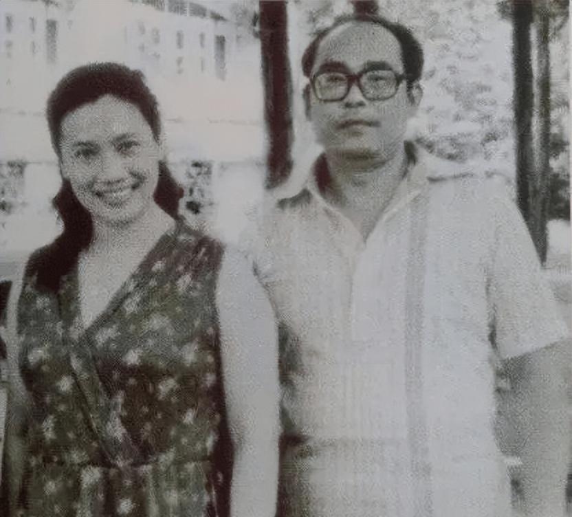 朱逢博|歌唱家朱逢博:30岁主动嫁给老师,85岁守着丈夫的骨灰生活了14年