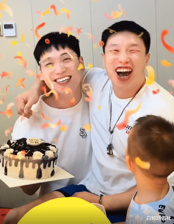 王九龙|烧饼携全家为王九龙庆生!4岁烧麦和爸爸长太像,圈外妻子颜值高