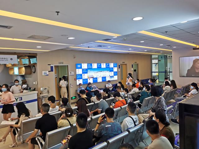 近视|宝妈欲摘“眼镜”浑不知自己眼底视网膜已裂孔