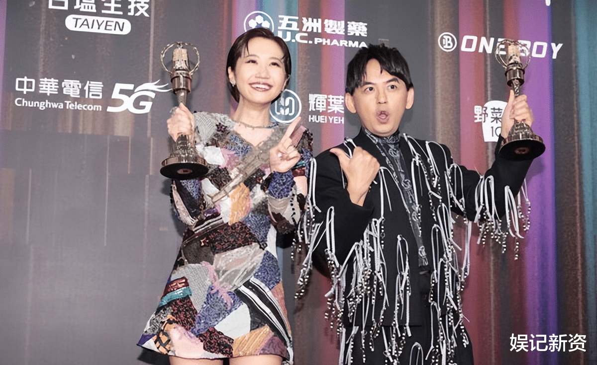 小S|小S错失金钟主持人奖，内幕被曝仅差一票，大方回应祝福获奖者！