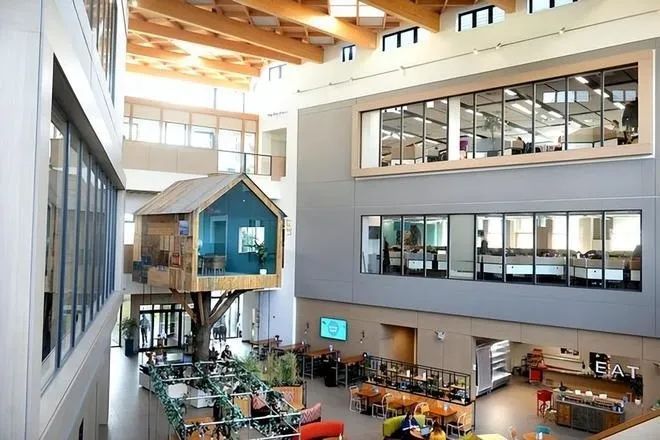 办公室|有趣办公室 | 我在办公室摸鱼,休息区可以这么装修