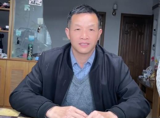 张玉环|张玉环把生活号给继子？坐两个女人中间太尴尬，网友：真奇葩