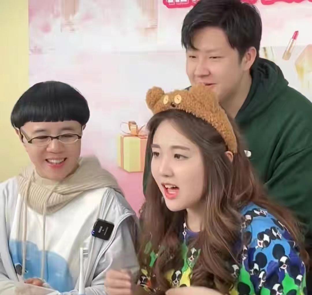 运动 金龟子女婿身高195太帅！罕见出镜一脸害羞，女儿和他共用一张脸