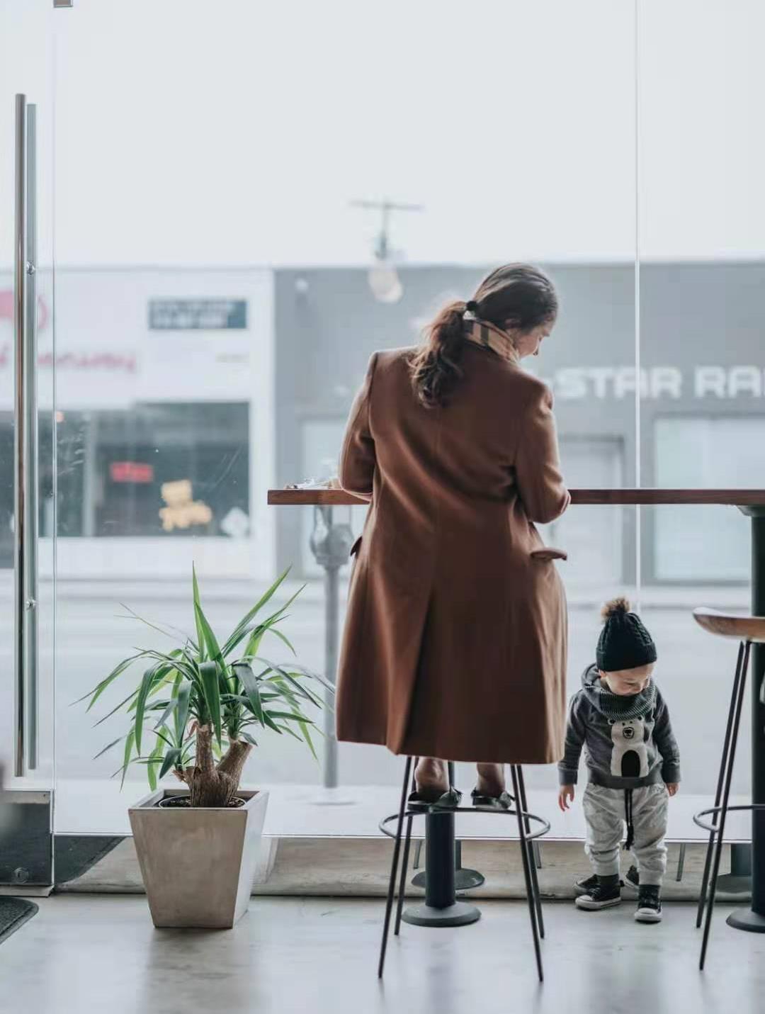 |一个40岁女人的含泪倾诉：与25岁小鲜肉谈恋爱，让我有苦难言