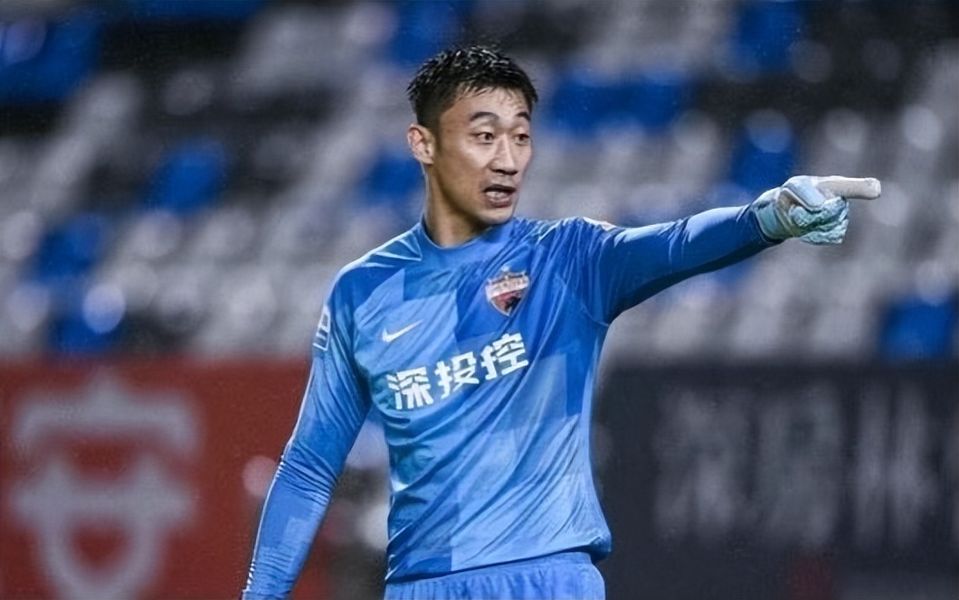 李铁被抓后,警方铐走35岁国脚!媒体人:抓的都是收黑钱打假球的