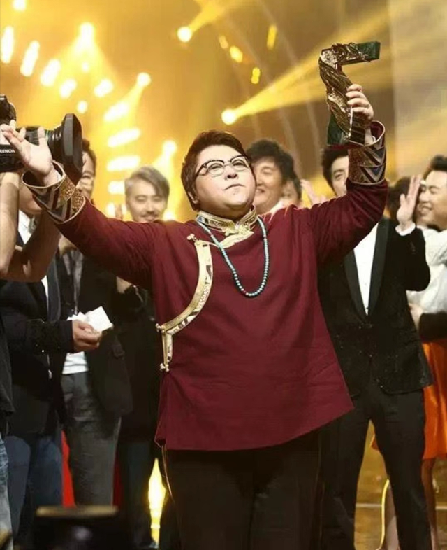 我是歌手|《我是歌手》8位冠军现状：有人游艇美女相伴，有人退圈成普通人