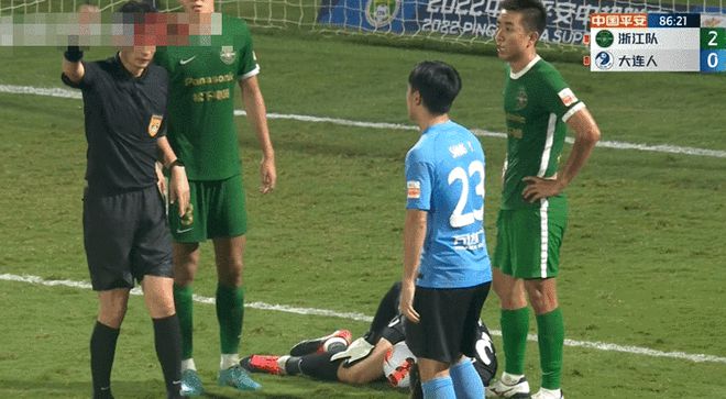 中超-穆谢奎再杀旧主双方2人染红 浙江2-0大连人