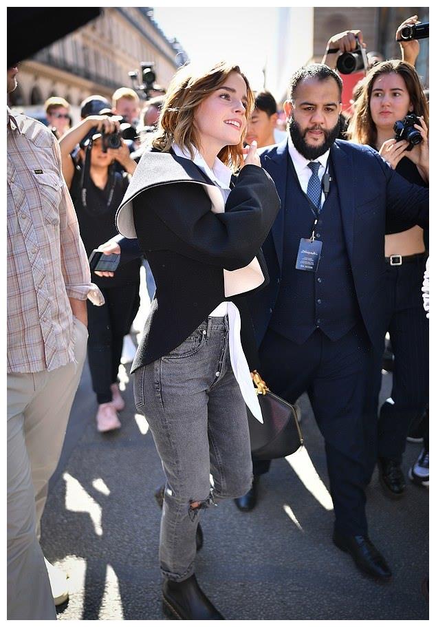 艾玛·沃特森|艾玛沃特森典礼造型被嫌老气,3个月后短发亮眼颜值巨星风范满满