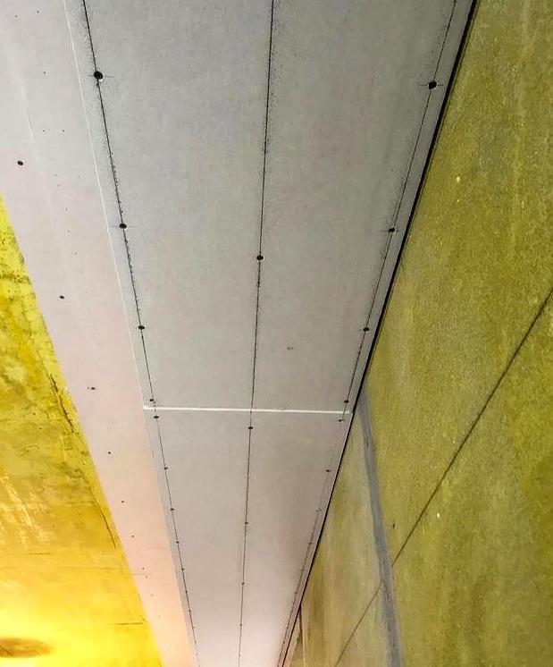 滑头木工做吊顶时偷工减料,却被懂行的业主揪出5大问题,活该!