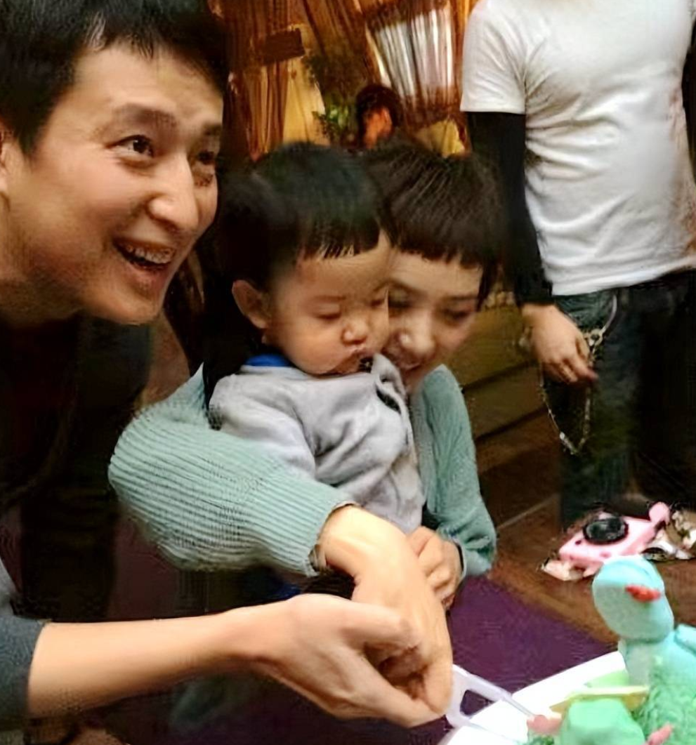 刘恺威|刘恺威的新欢，果然是有，故事的女同学，相当精彩