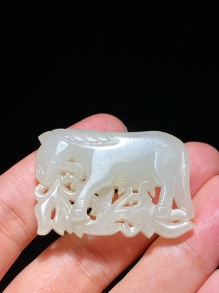 和田玉籽料|宋 和田玉籽料 白玉 玉马 花草纹 玉珮 把件挂件