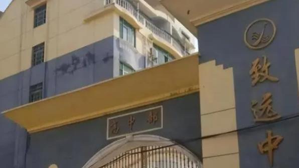 警方排除学校嫌疑，直言胡鑫宇因厌学自主走失，家长提出异议