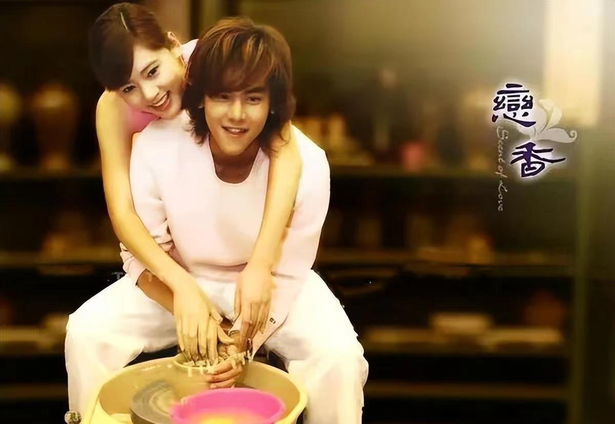 秋瓷炫|秋瓷炫:劝父母离婚,被骗拍摄不雅写真,39岁高龄生子险些丧命