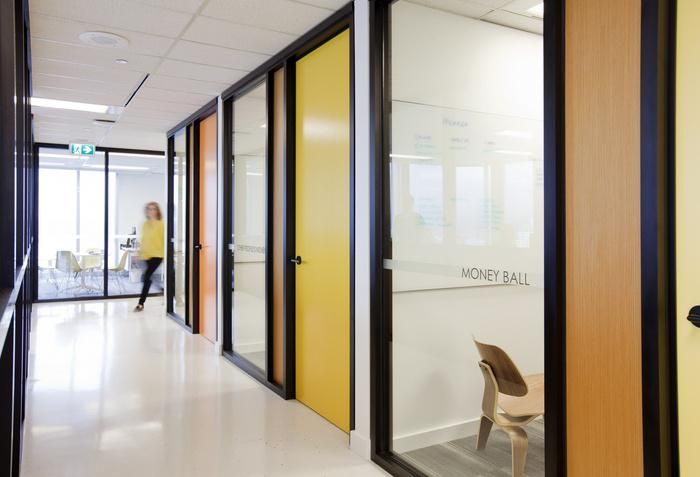 办公室|办公室装修如何巧妙使用玻璃隔断