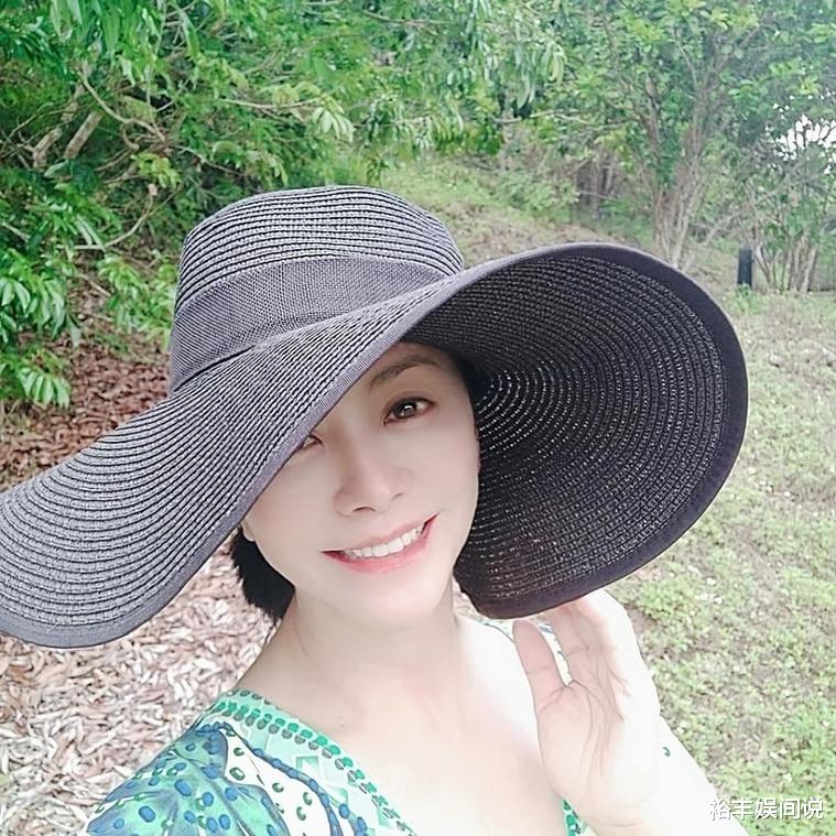 田丽|知名演员田丽隐居农村养鸡，享受单身不给追，曾与马景涛拍拖