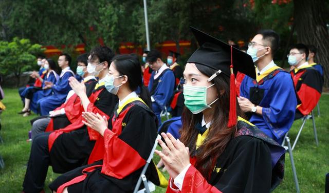 课堂教学|女研究生越来越多，公务员也是女性居多，为什么会出现这种现象？