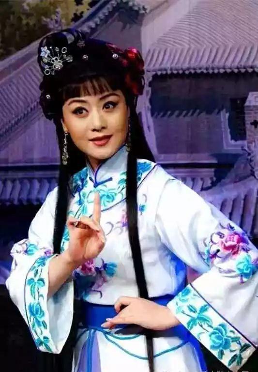 李胜素|“京剧第一美人”李胜素50多岁了，仍不会做饭、做家务、骑自行车