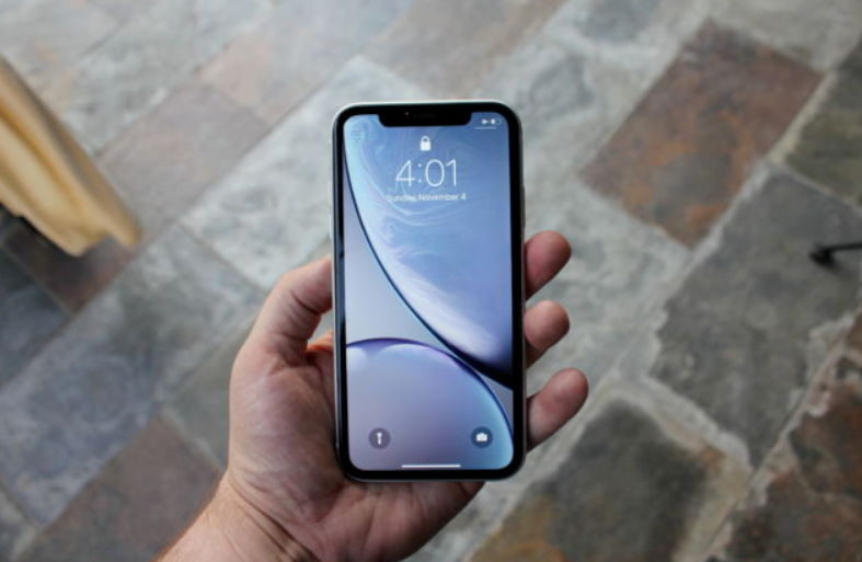 iPhoneX|新“钉子户”iPhoneXR现在还值得入手？日用还行，游戏真的不够