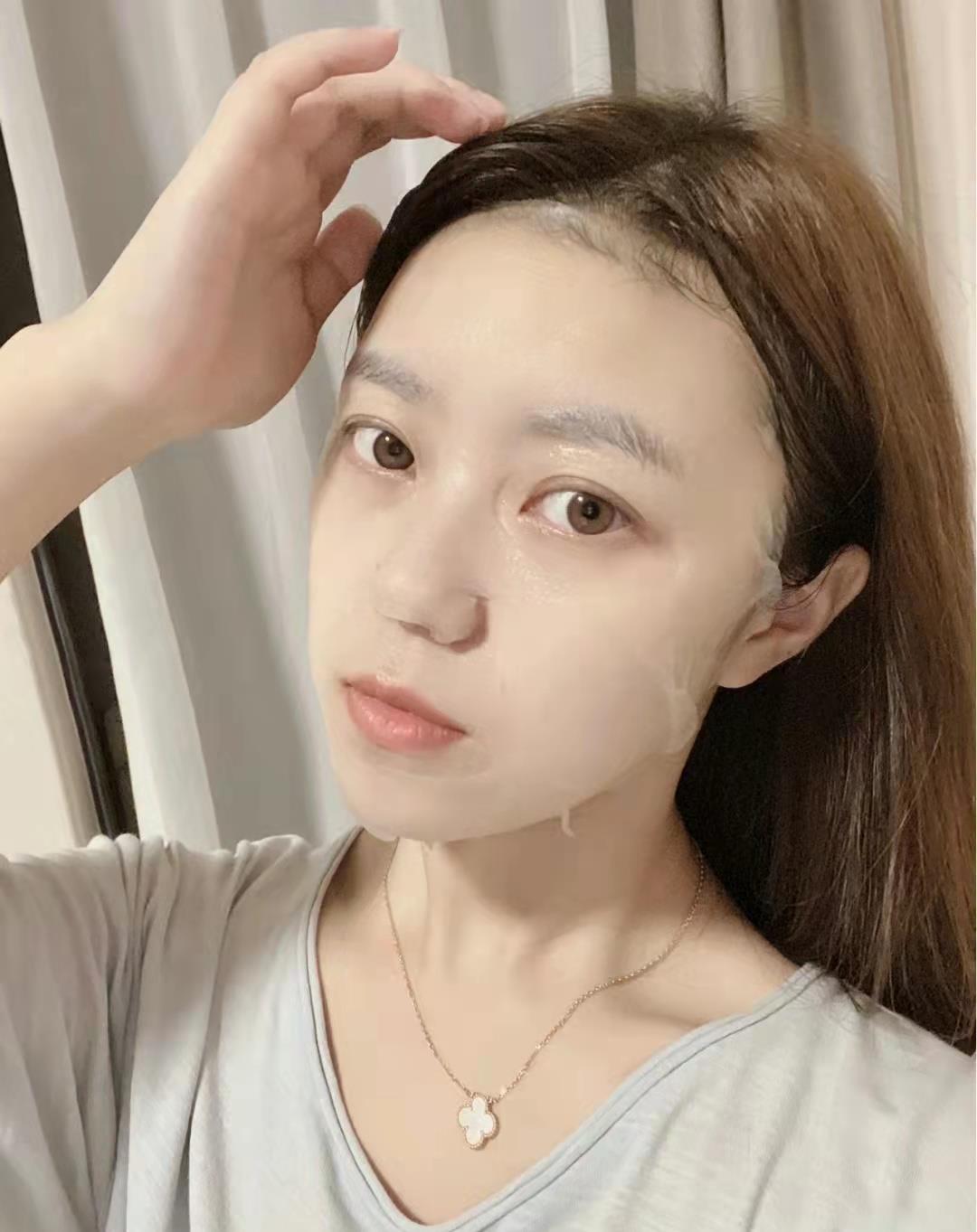 面膜 女人睡前经常做这三件事，一般都很年轻，虽然很简单，但贵在坚持
