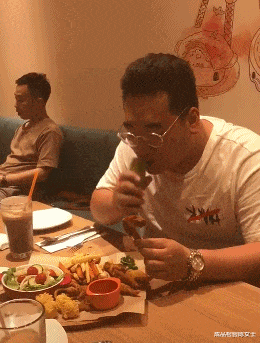 |“有哪些之前被炒的很火,上映后却票房尴尬的电影?”评论很皮