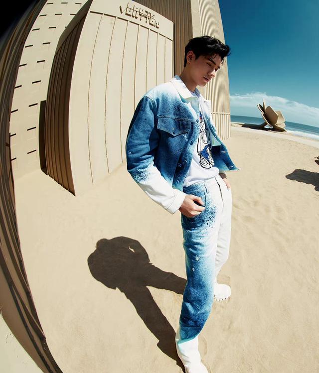 白敬亭|白敬亭登ELLEMEN十月刊封面，生日当天完成五大男刊全满贯，太酷