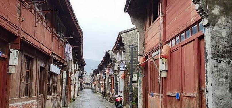 宁波|浙江宁波，未经雕琢的原始老街，上世纪的语录随处可见