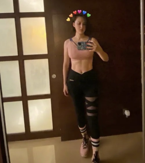 马甲线|女明星也爱“炫腹” 7秒饱览18位女星的热辣马甲线